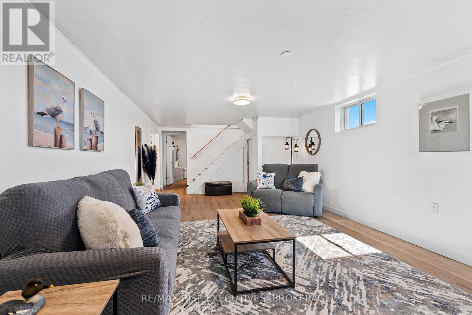 470 DUNDAS STREET W - 22