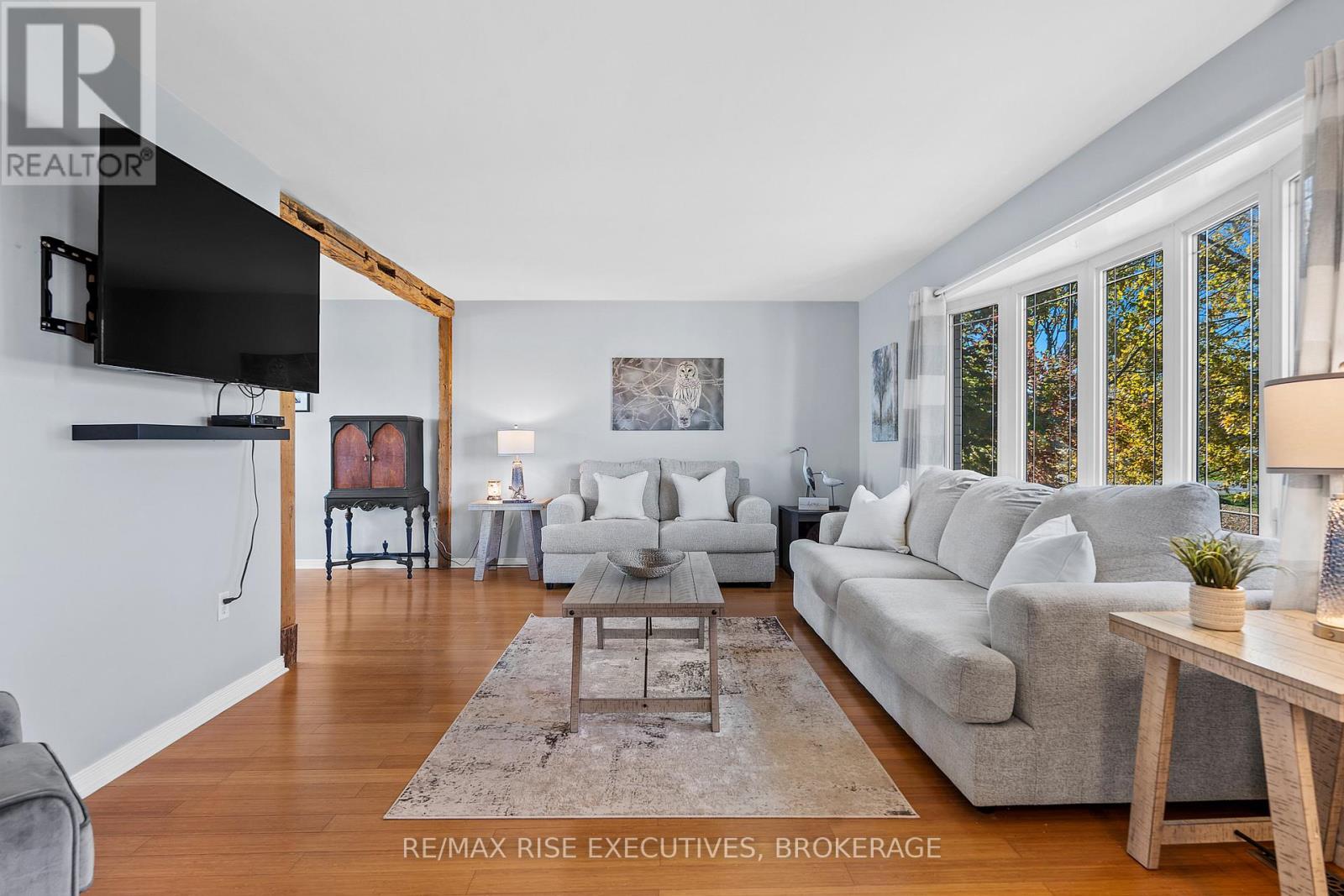 470 DUNDAS STREET W - 6