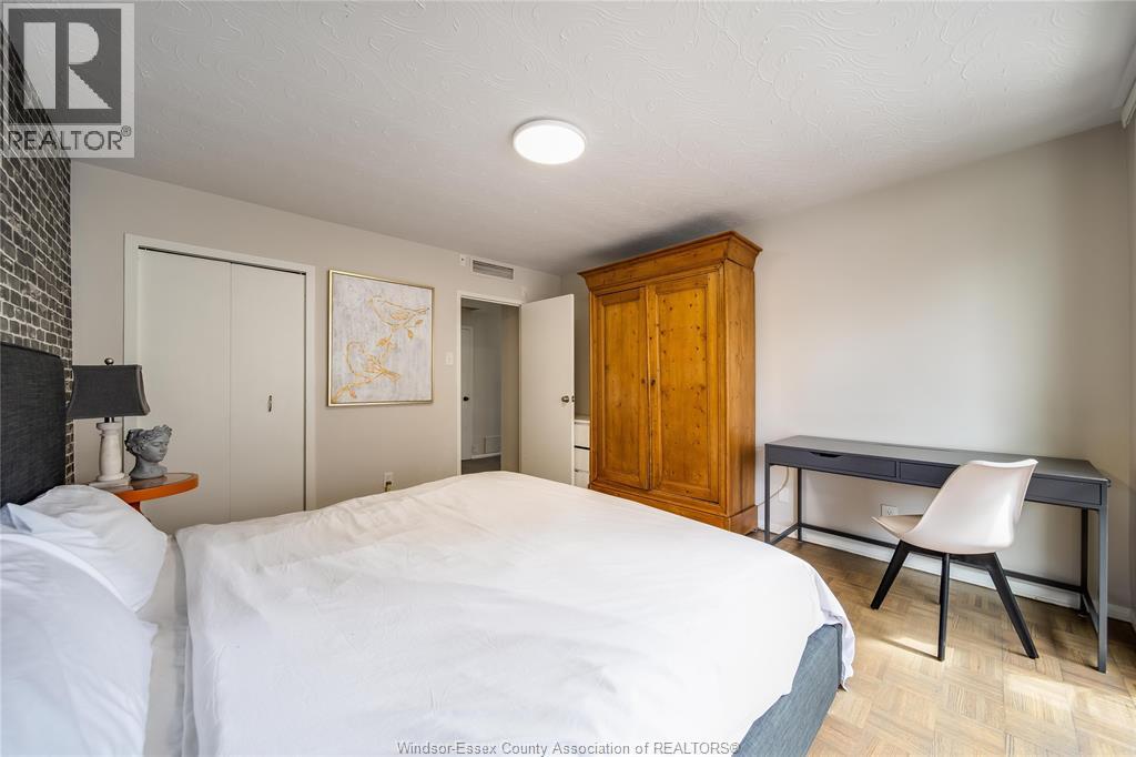 #312 111 RIVERSIDE DRIVE - 24
