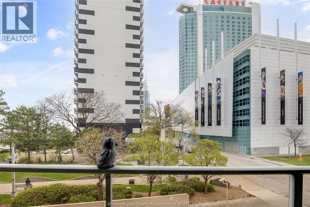 #312 111 RIVERSIDE DRIVE - 28