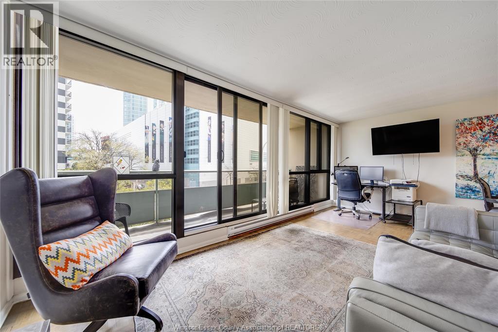 #312 111 RIVERSIDE DRIVE - 7