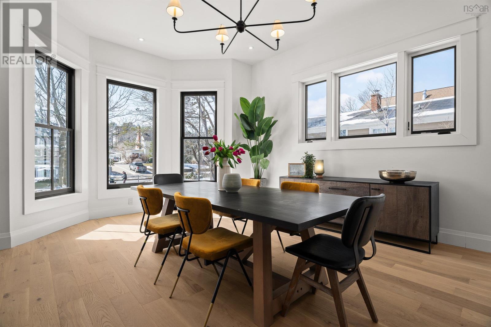 Property 33 of 50 of 785 Young Avenue