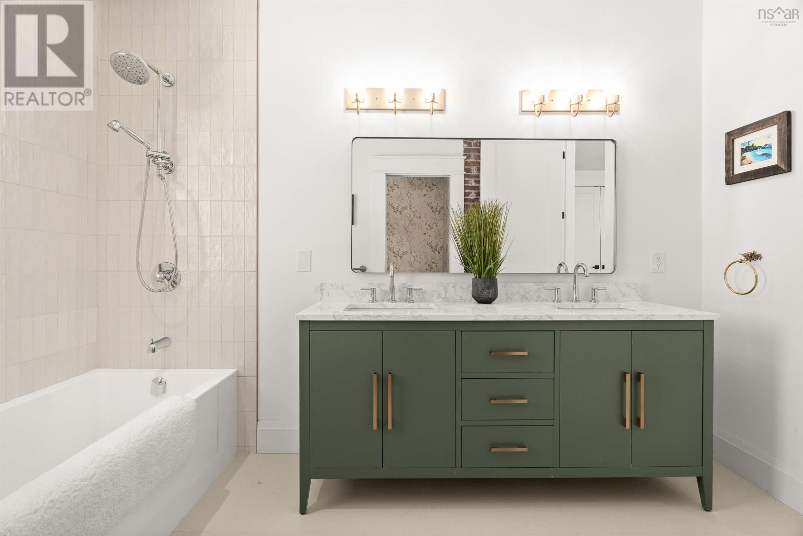 Property 36 of 50 of 785 Young Avenue