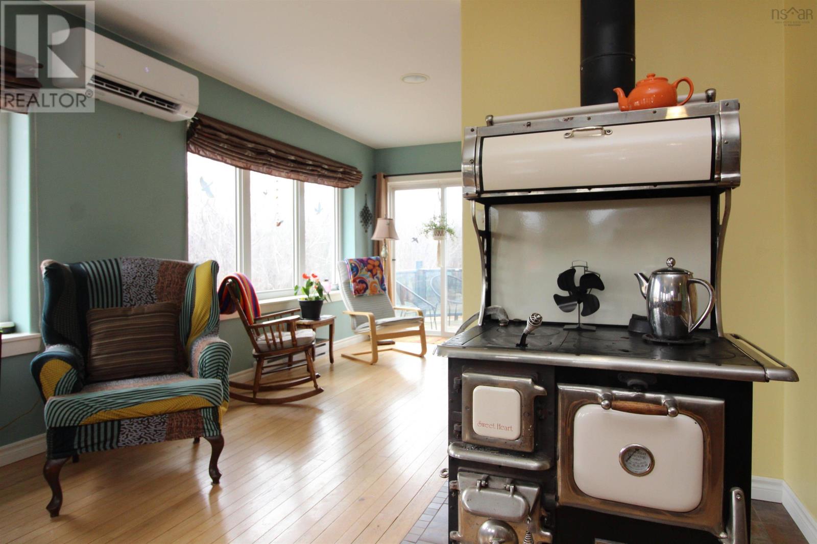 Property 20 of 46 of 615 New Road