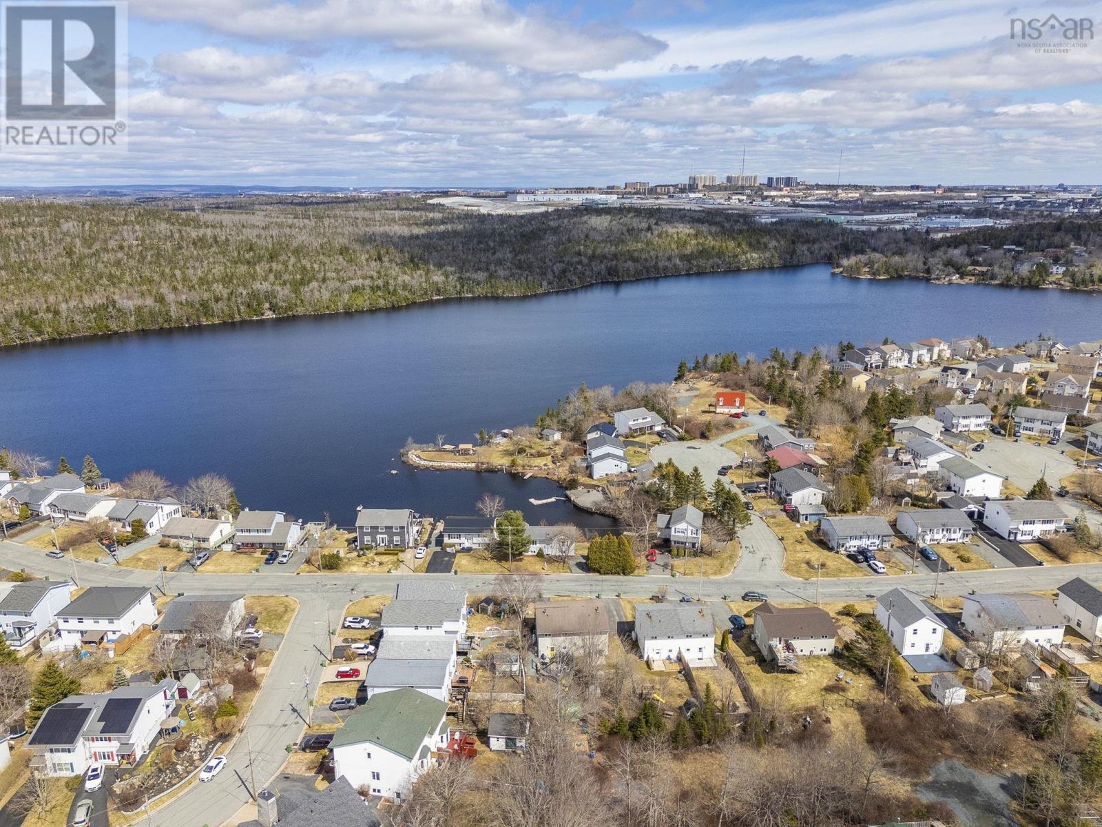 Property 38 of 42 of 82 Governors Lake Drive