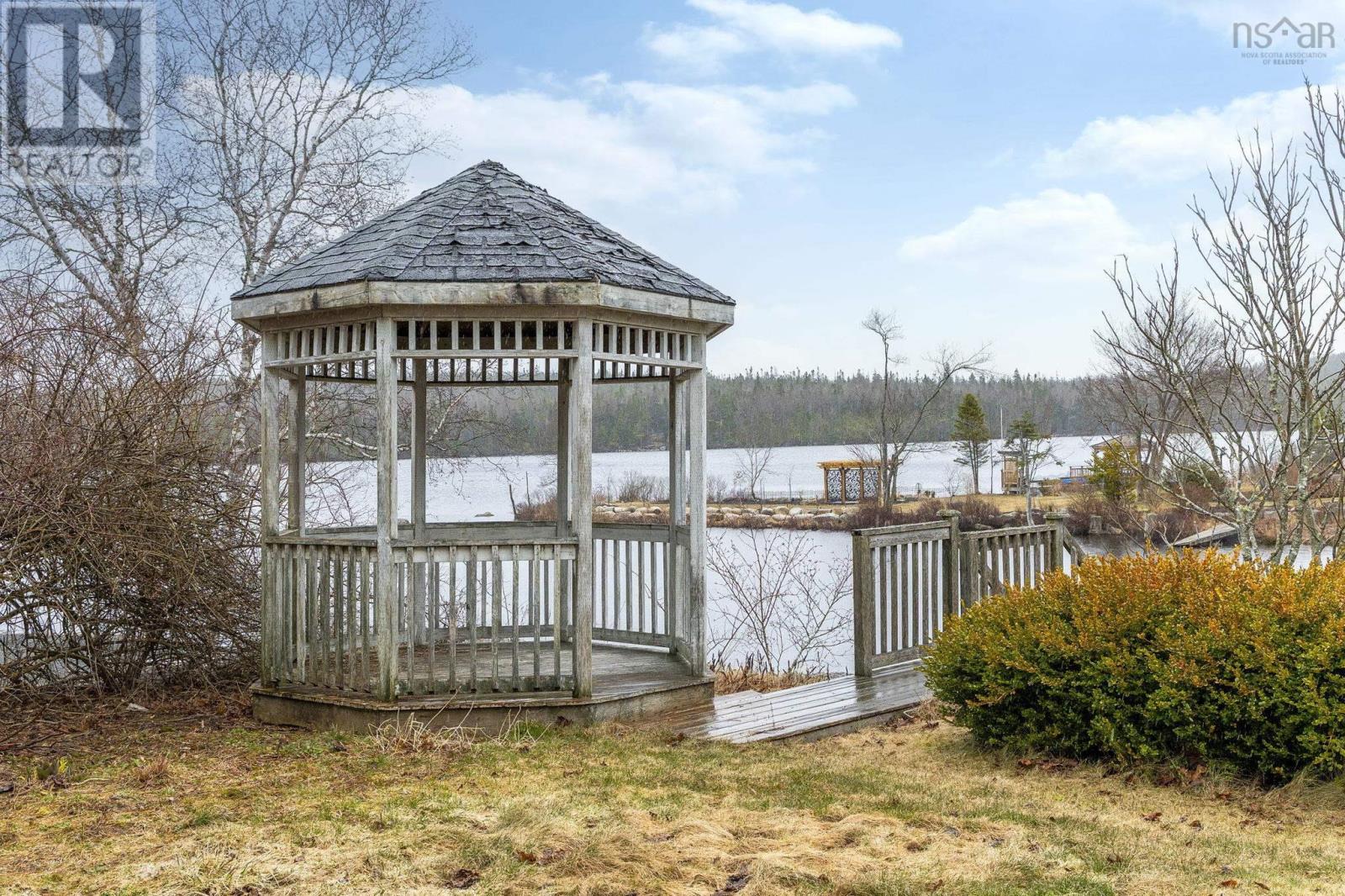 Property 26 of 42 of 82 Governors Lake Drive