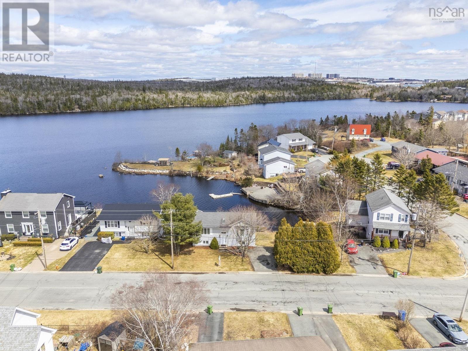 Property 21 of 42 of 82 Governors Lake Drive