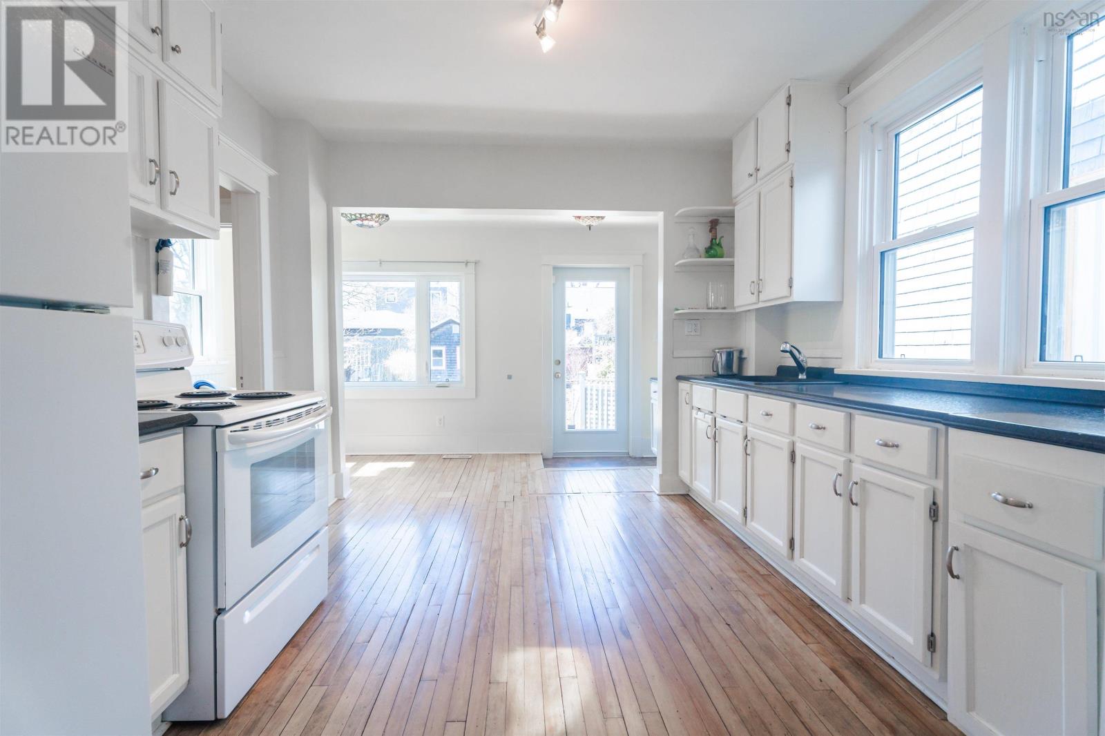 Property 26 of 37 of 6255 North Street