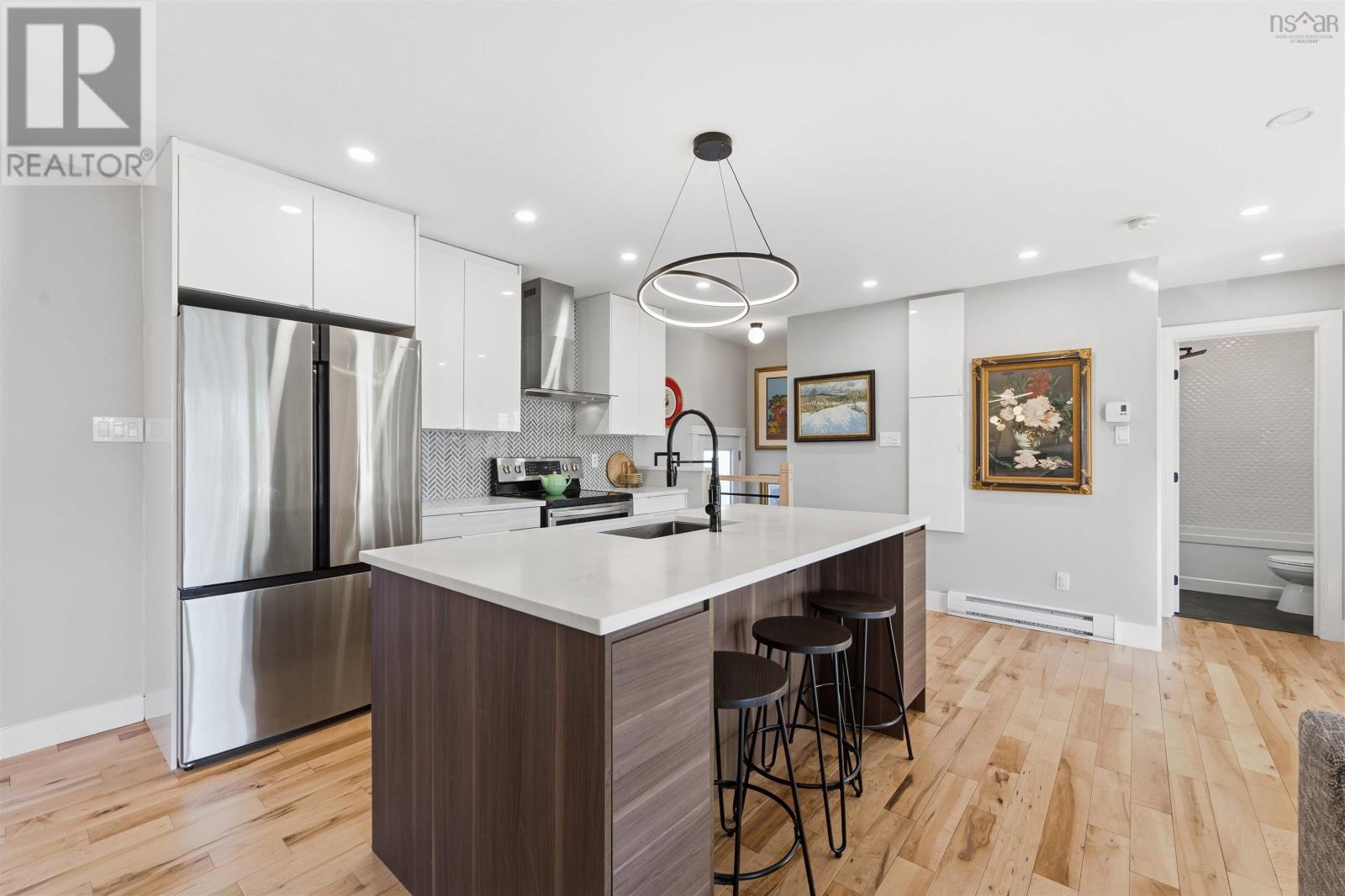 Property 20 of 35 of 3405 Claremont Street