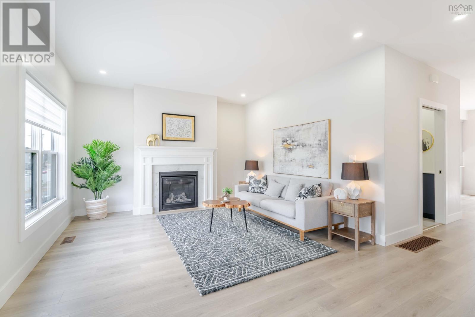 Property 30 of 48 of 92 Puncheon Way