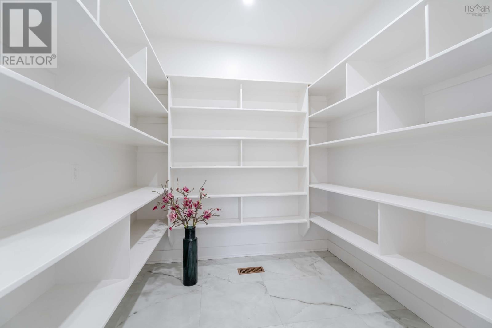 Property 2 of 48 of 92 Puncheon Way