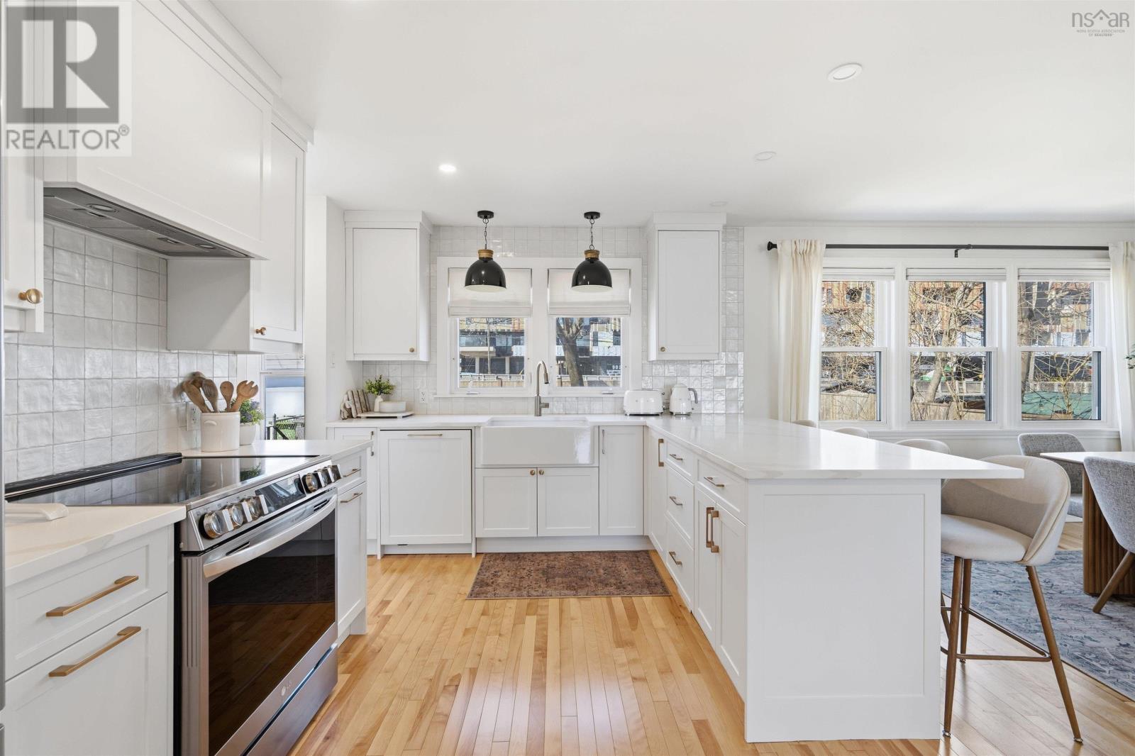 Property 7 of 30 of 3470 Rowe Avenue