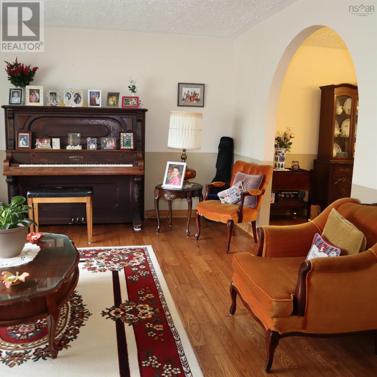 Property 37 of 49 of 723 Waverley Road