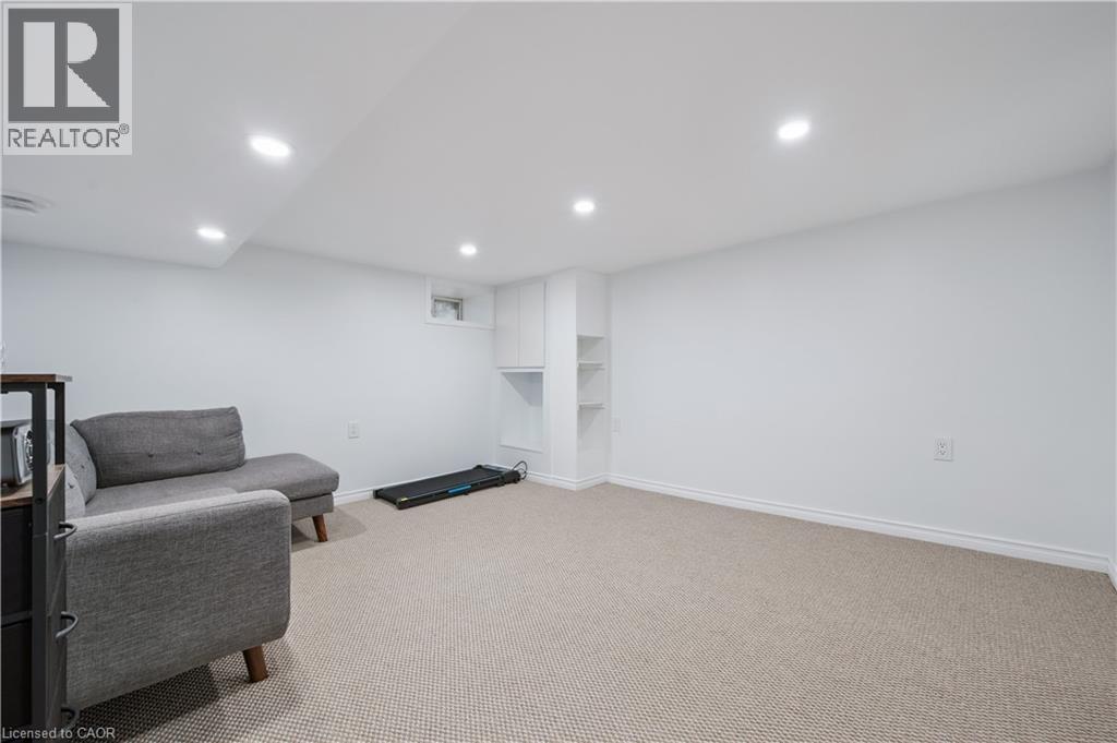 22 CHARLES STREET - 28