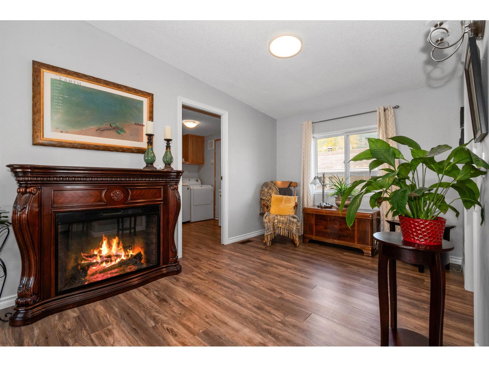 13 41168 LOUGHEED HIGHWAY, Mission