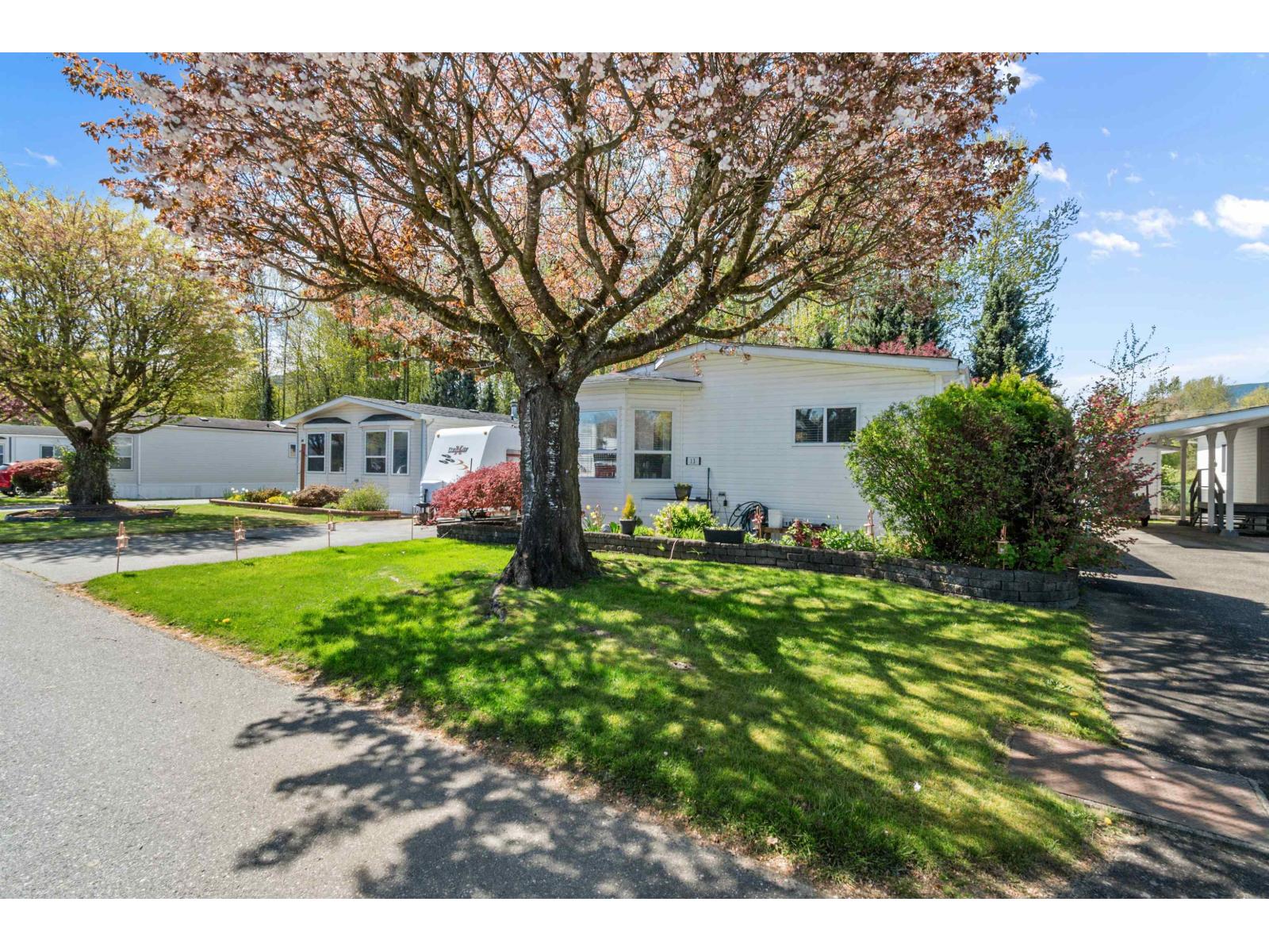 13 41168 LOUGHEED HIGHWAY, Mission