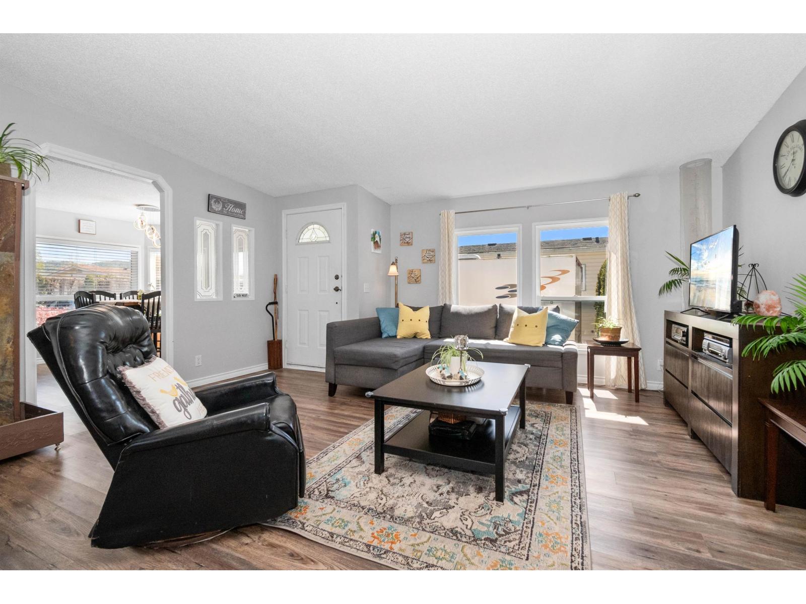 13 41168 LOUGHEED HIGHWAY, Mission