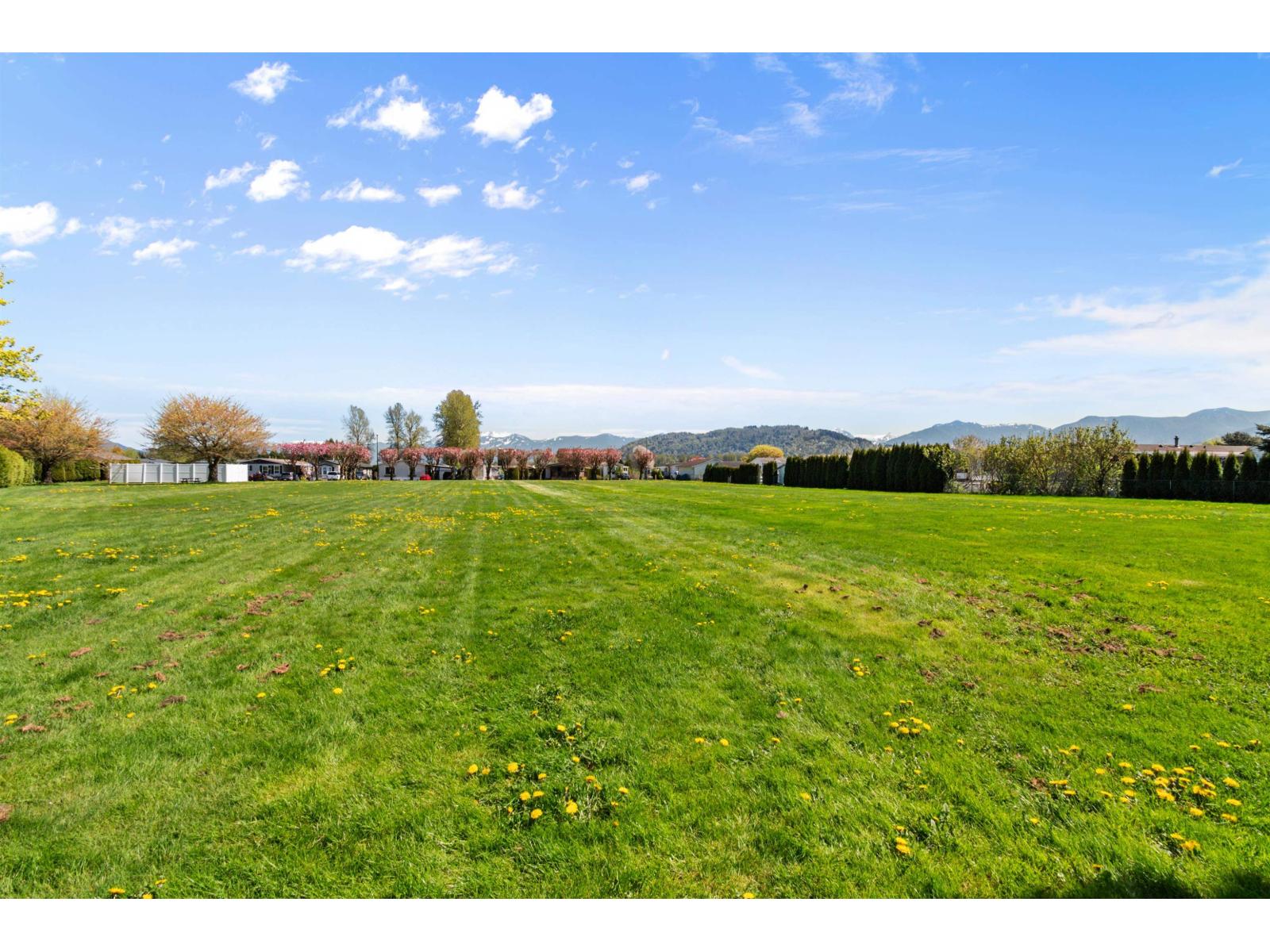 13 41168 LOUGHEED HIGHWAY, Mission