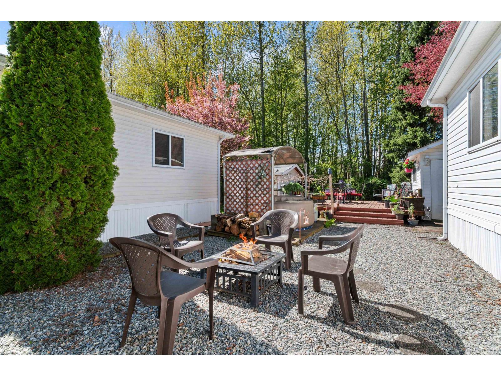 13 41168 LOUGHEED HIGHWAY, Mission