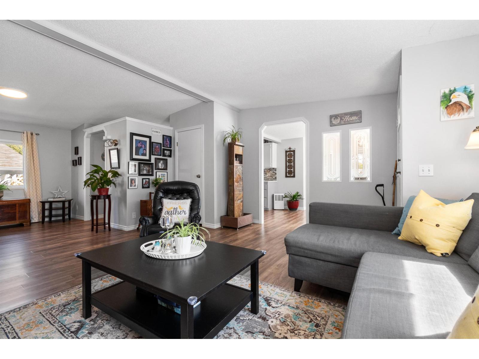 13 41168 LOUGHEED HIGHWAY, Mission