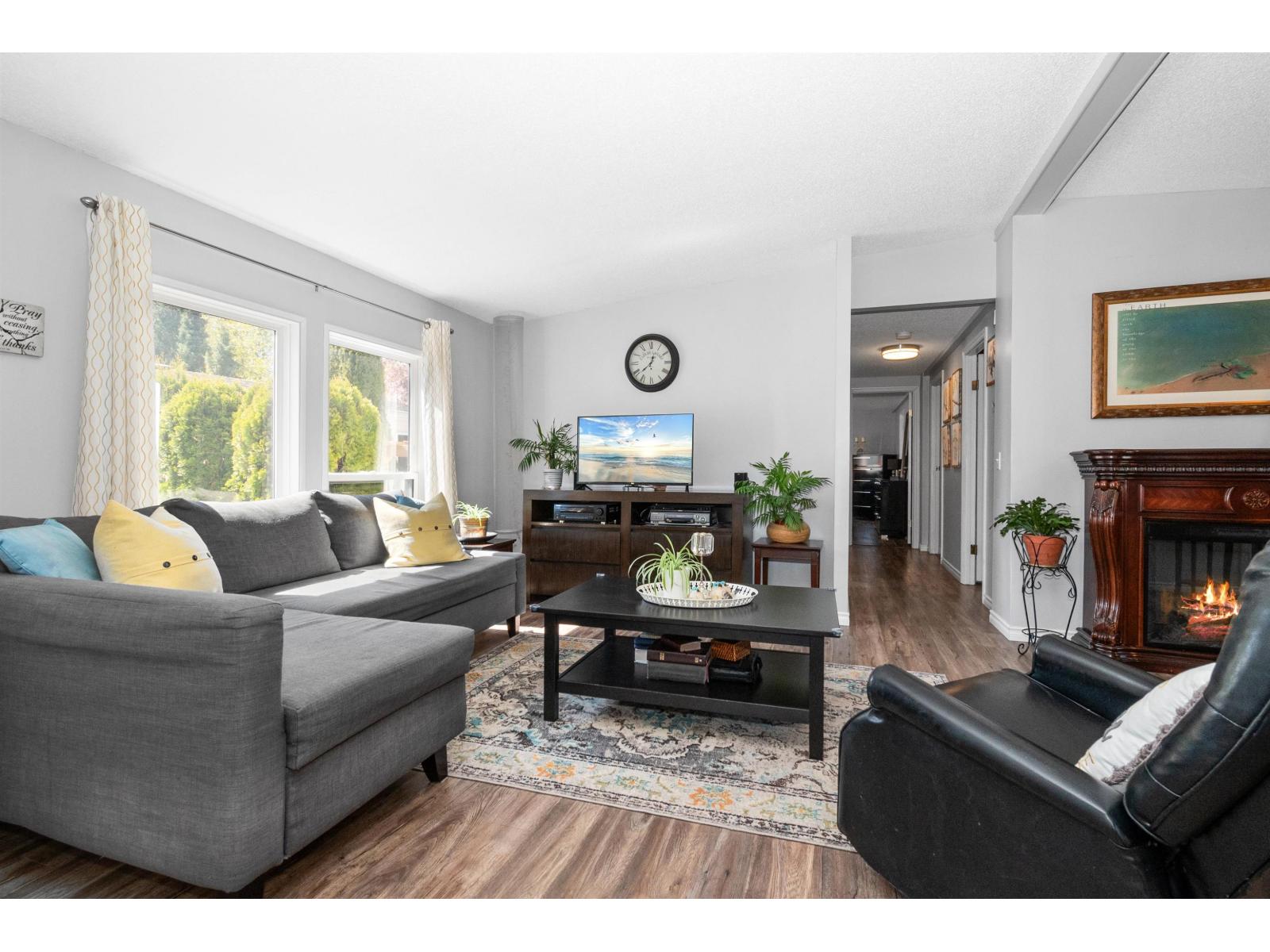 13 41168 LOUGHEED HIGHWAY, Mission