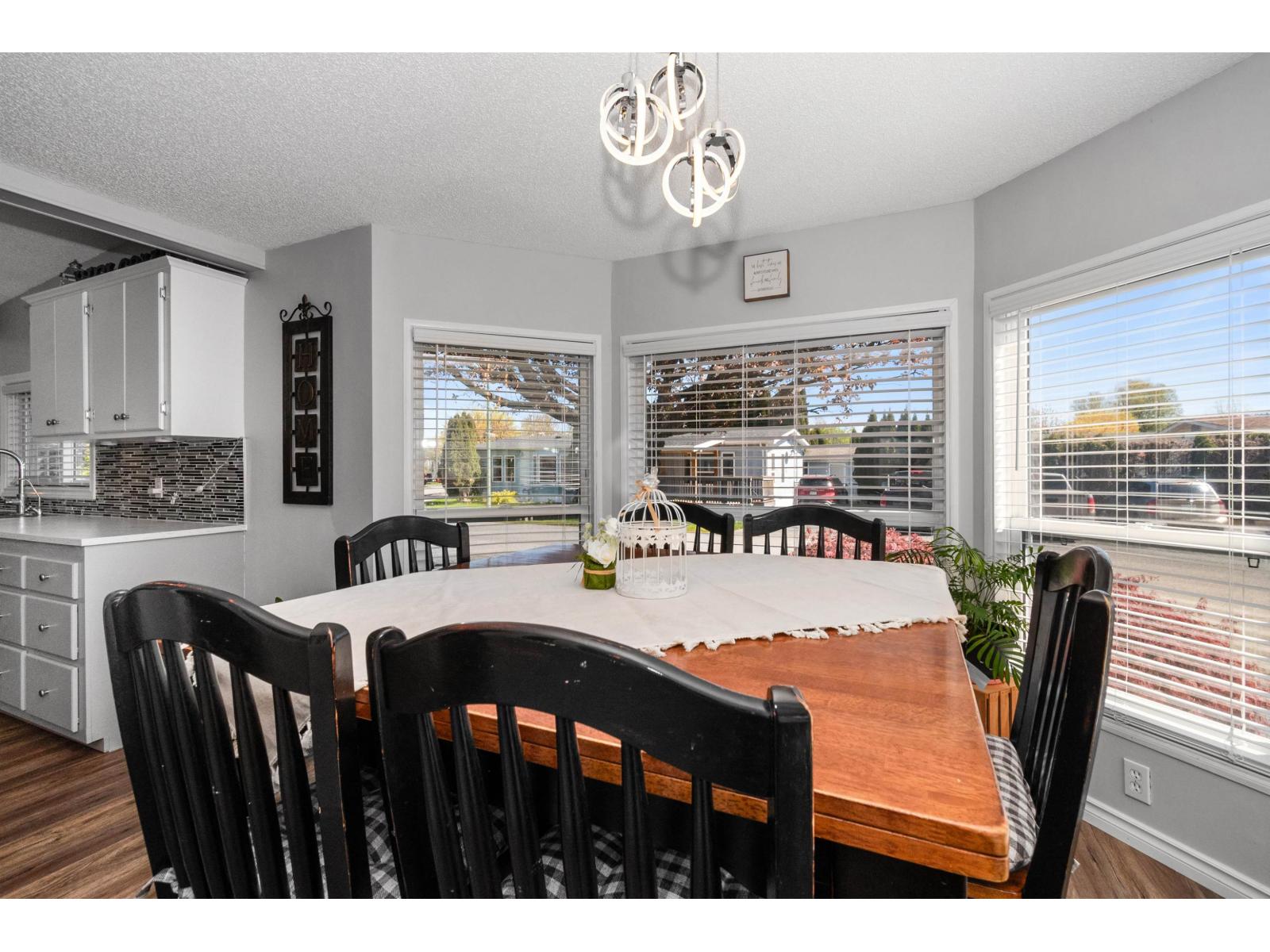 13 41168 LOUGHEED HIGHWAY, Mission