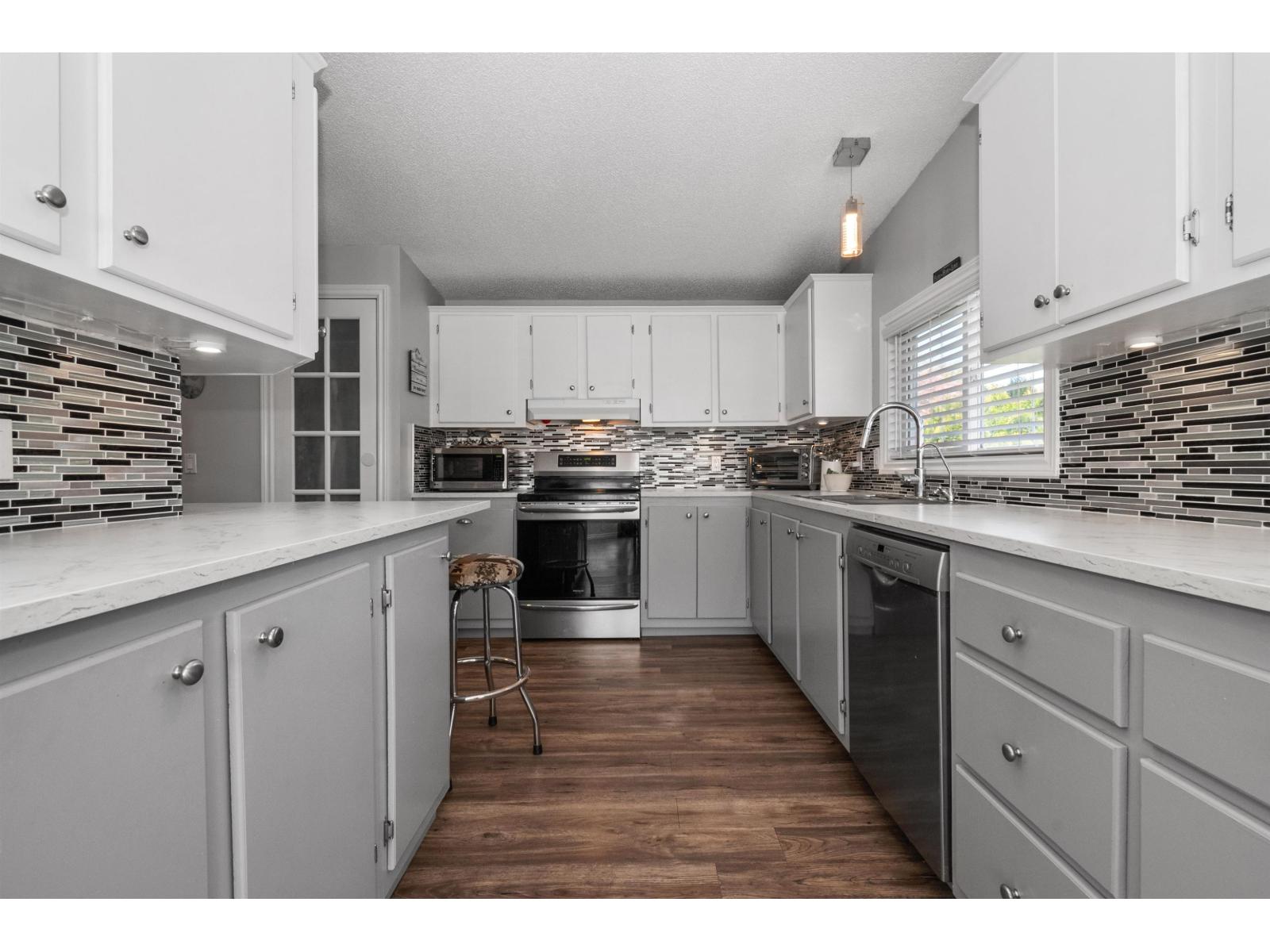 13 41168 LOUGHEED HIGHWAY, Mission