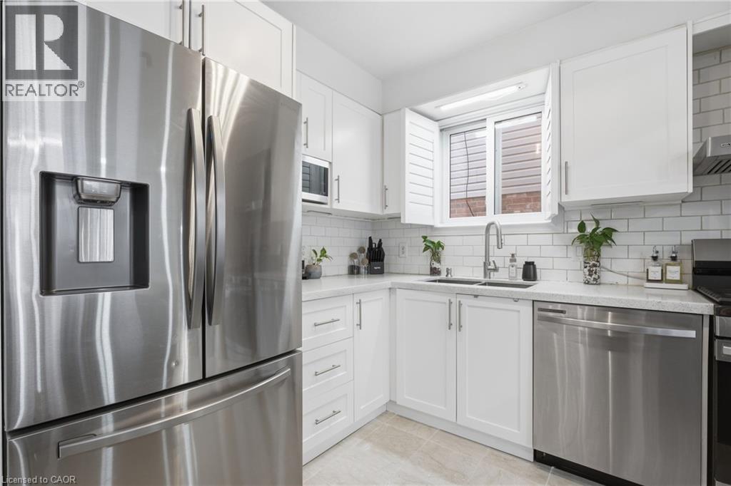 67 BRIDLEWREATH Street, Kitchener, Ontario, N2E3V5 — Photo 9
