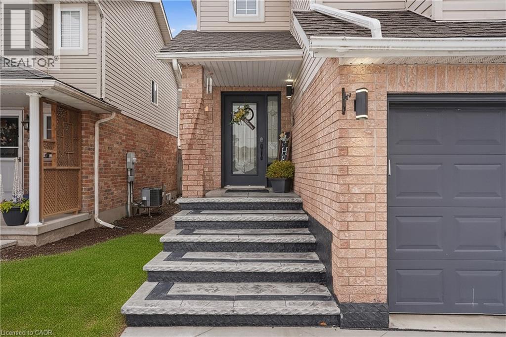 67 BRIDLEWREATH Street, Kitchener, Ontario, N2E3V5 — Photo 3