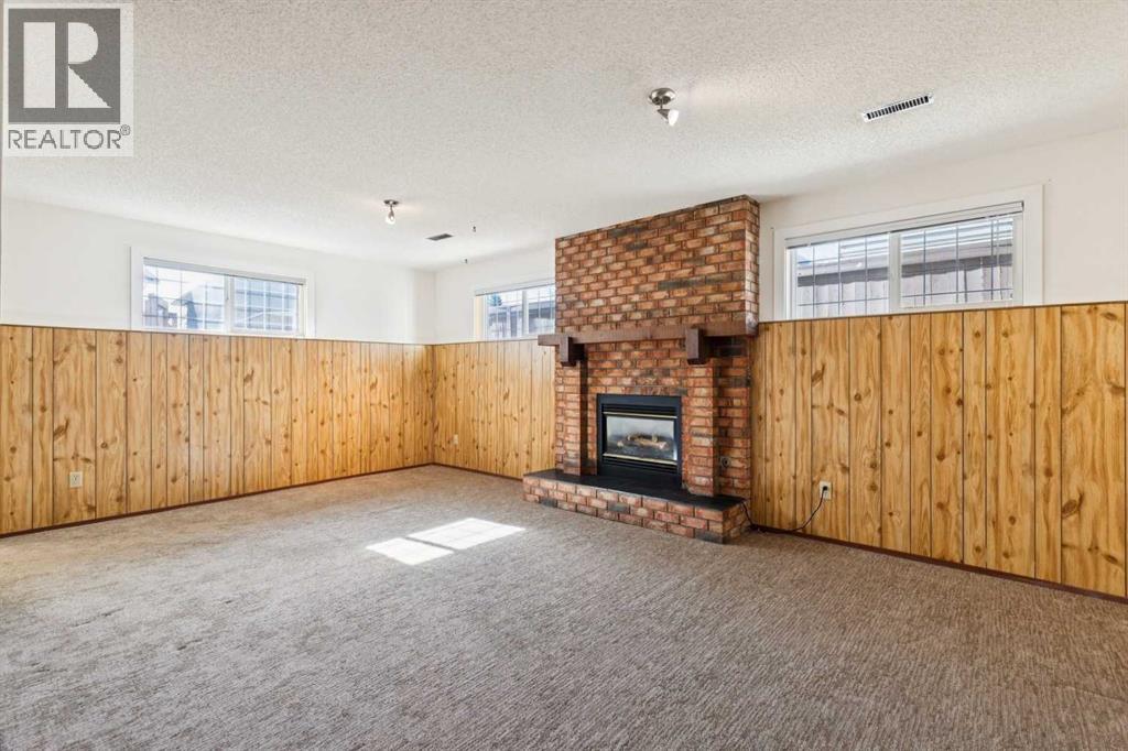 2627 126 Avenue SW, Calgary, Alberta