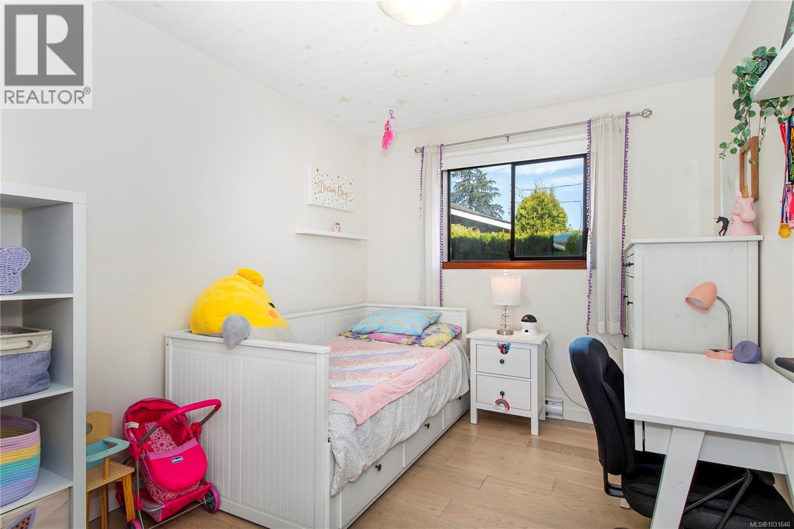 1780 JUNIPER DR - 32