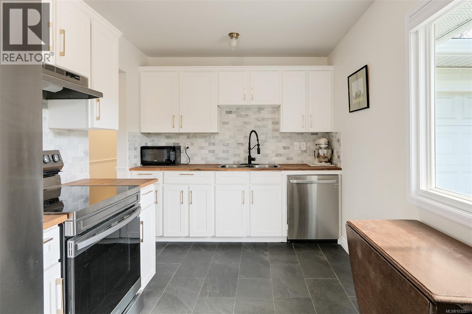 2114 REDWING PL - 16