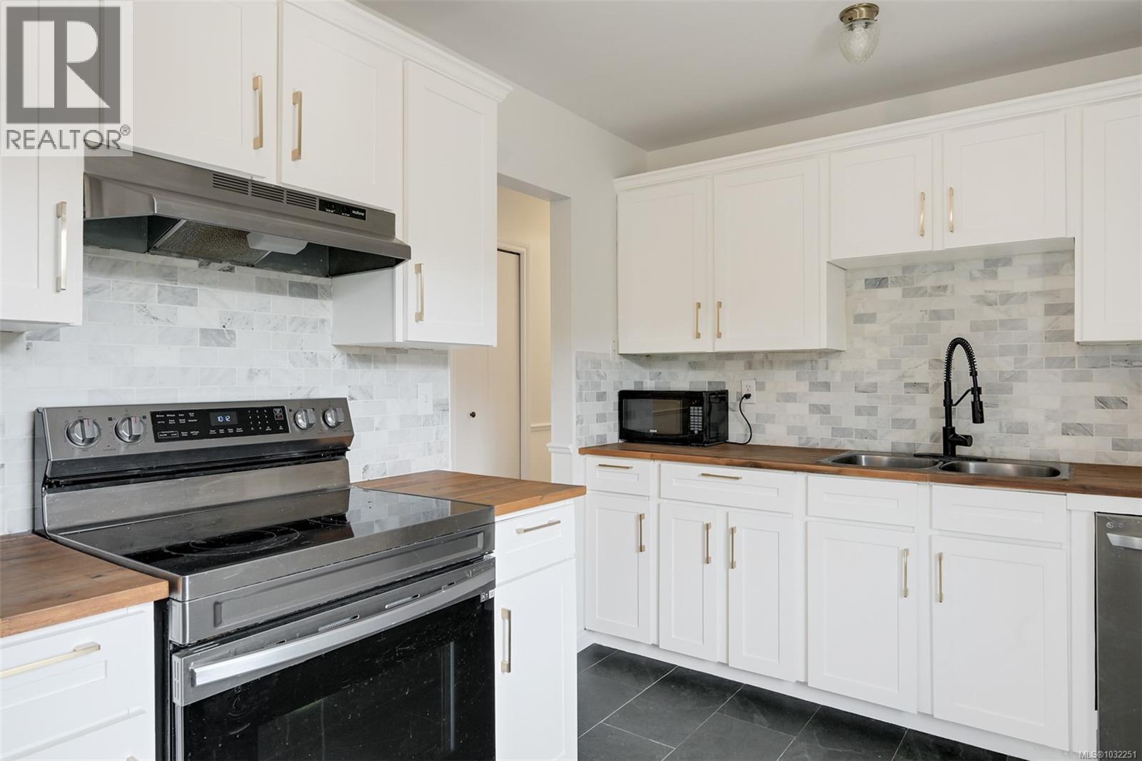 2114 REDWING PL - 17