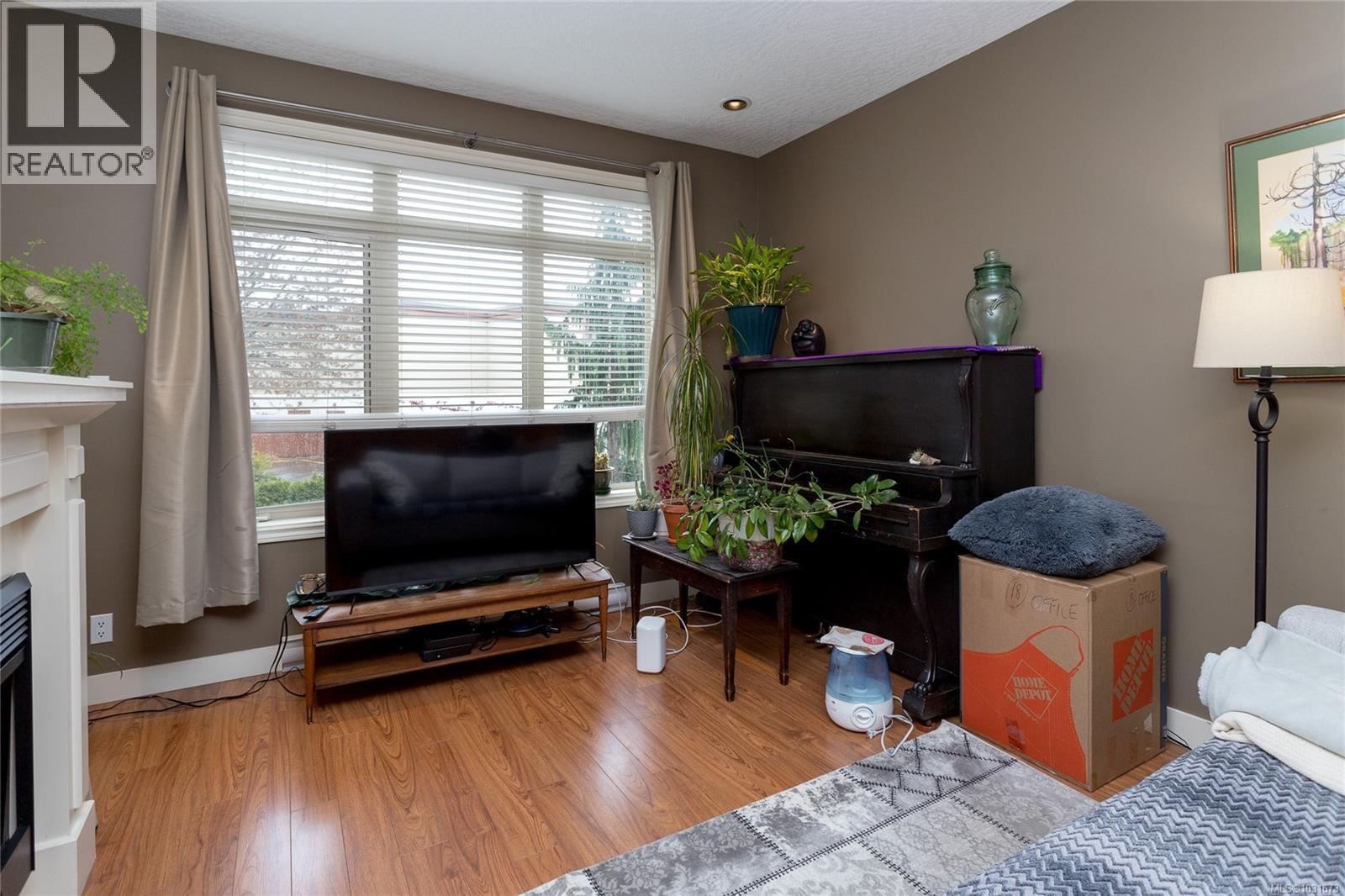 #415 623 TREANOR AVE - 10