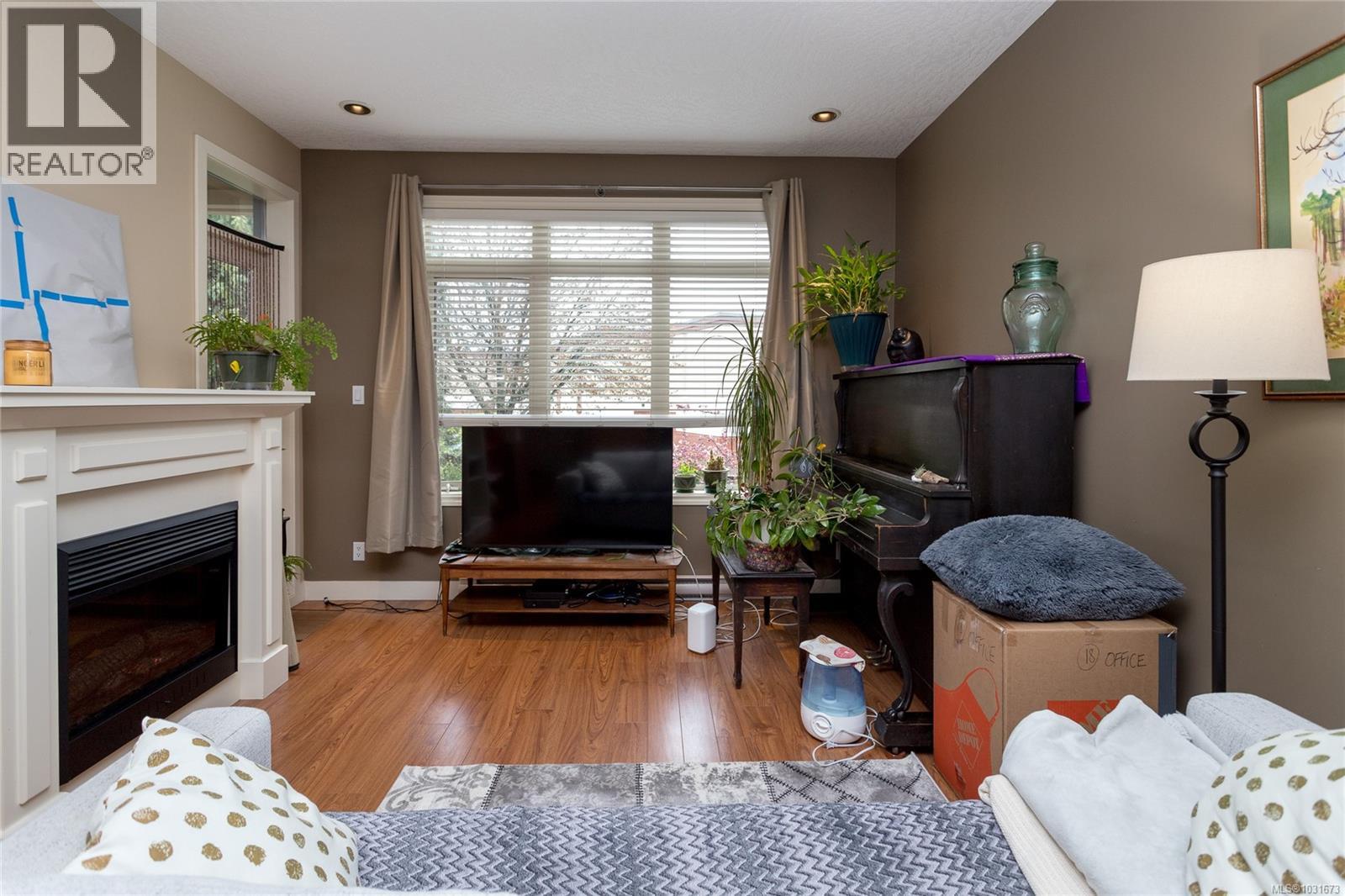 #415 623 TREANOR AVE - 11