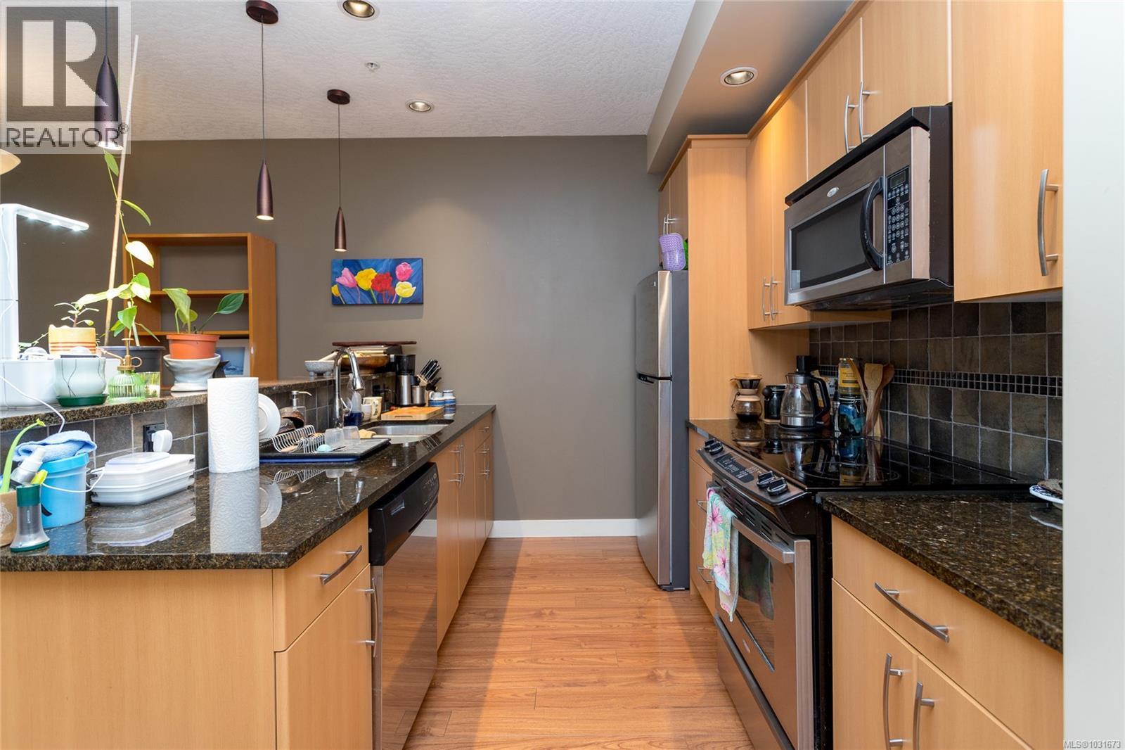 #415 623 TREANOR AVE - 18