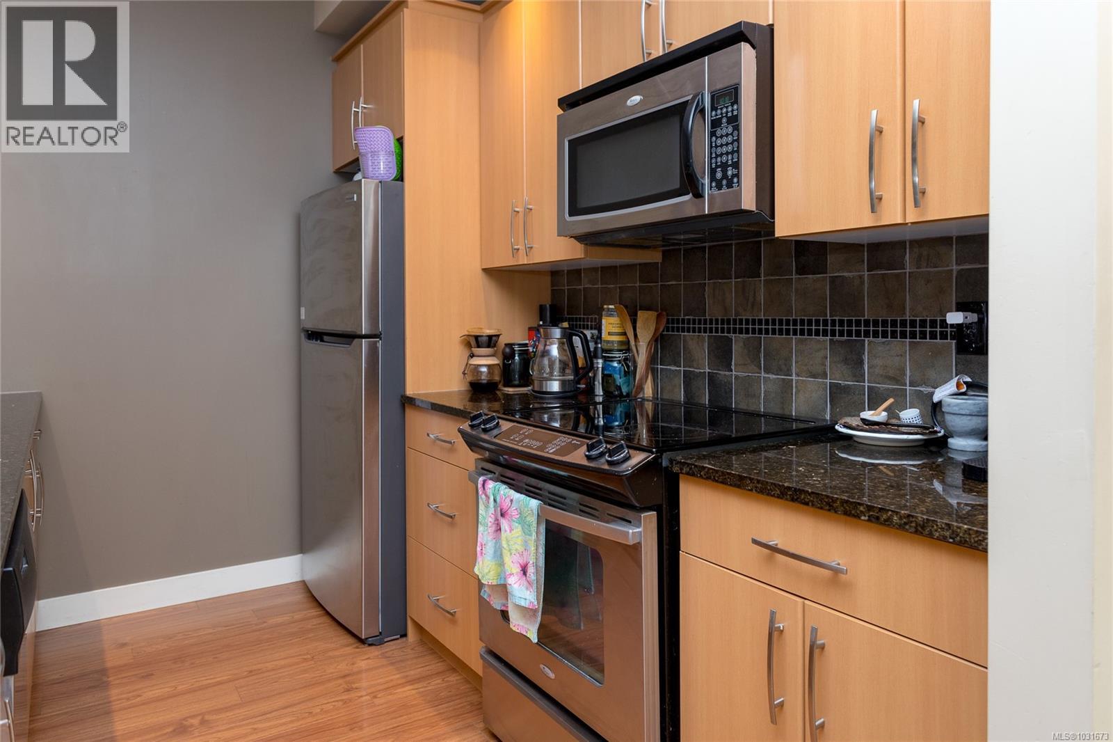 #415 623 TREANOR AVE - 19