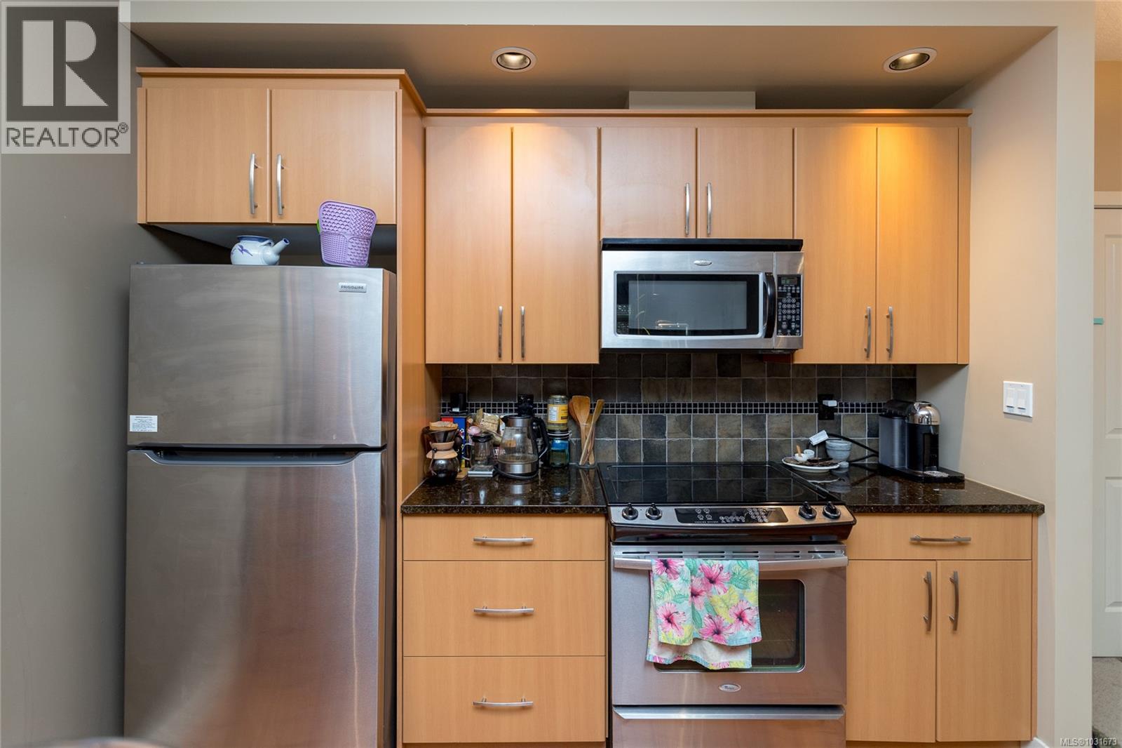 #415 623 TREANOR AVE - 4