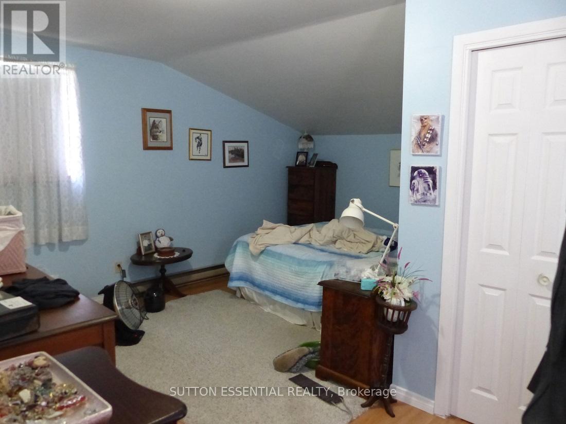 71 RUSSELL STREET E - 25