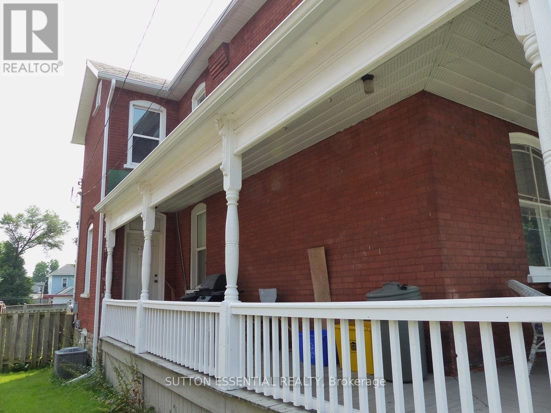 71 RUSSELL STREET E - 3