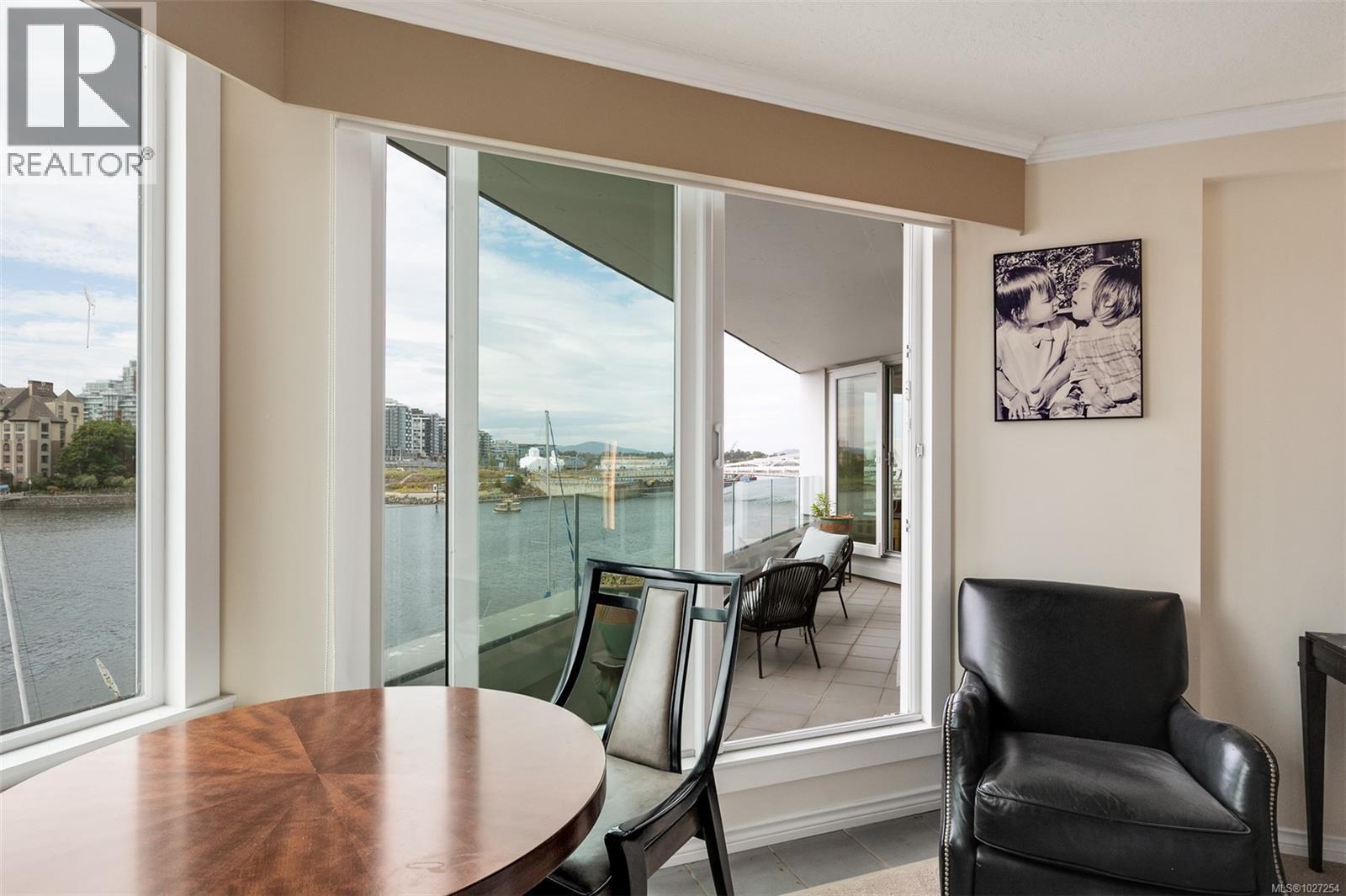 #208 1234 WHARF ST - 24