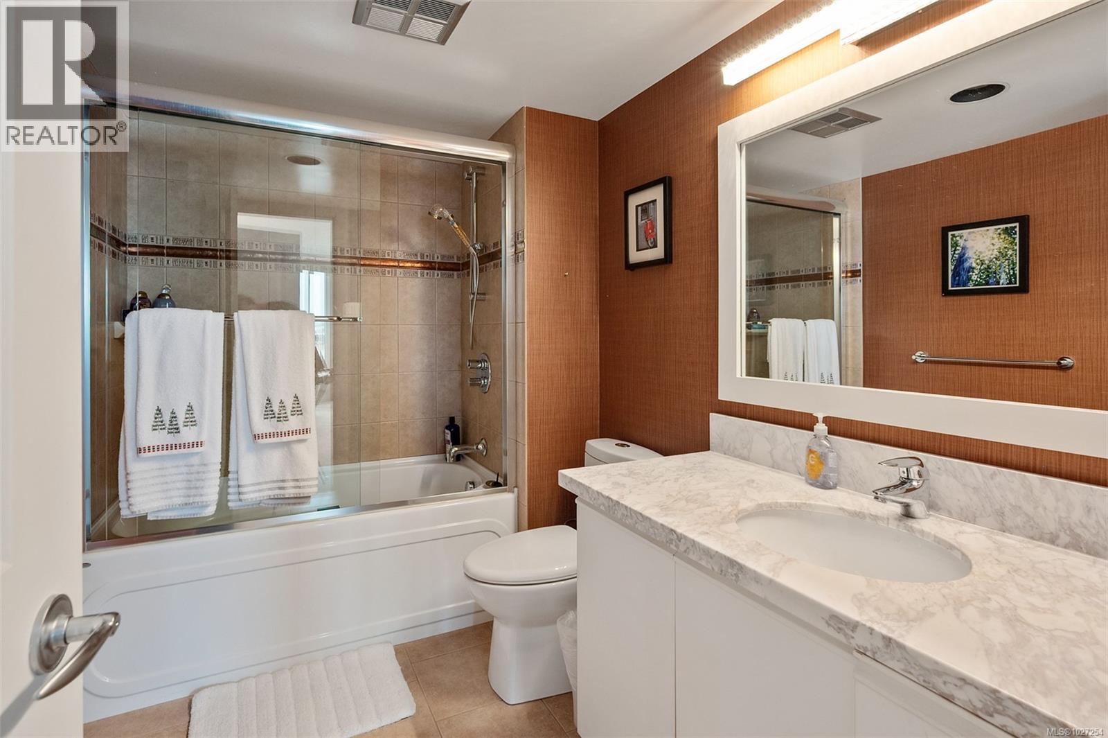 #208 1234 WHARF ST - 26