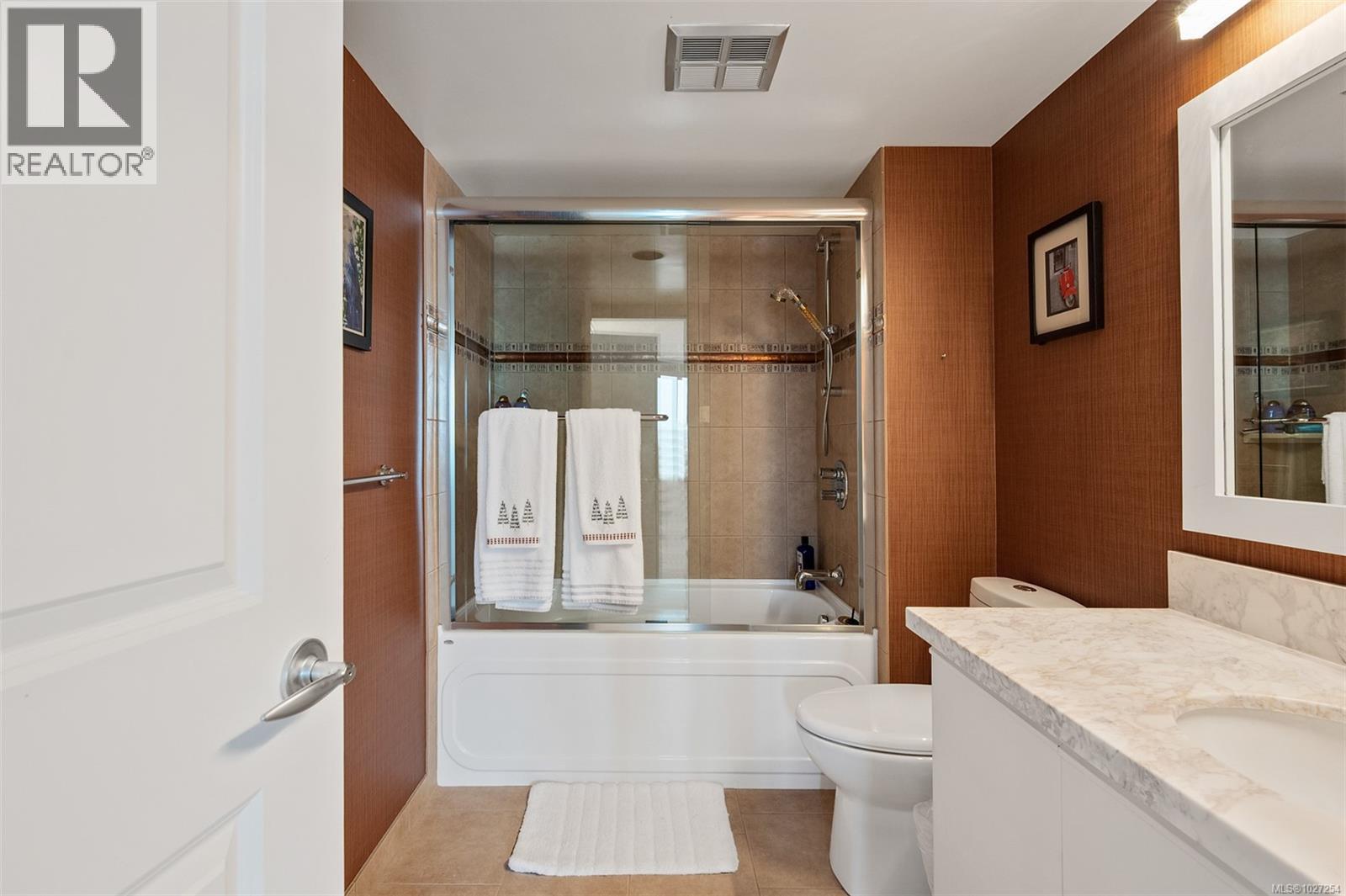 #208 1234 WHARF ST - 27