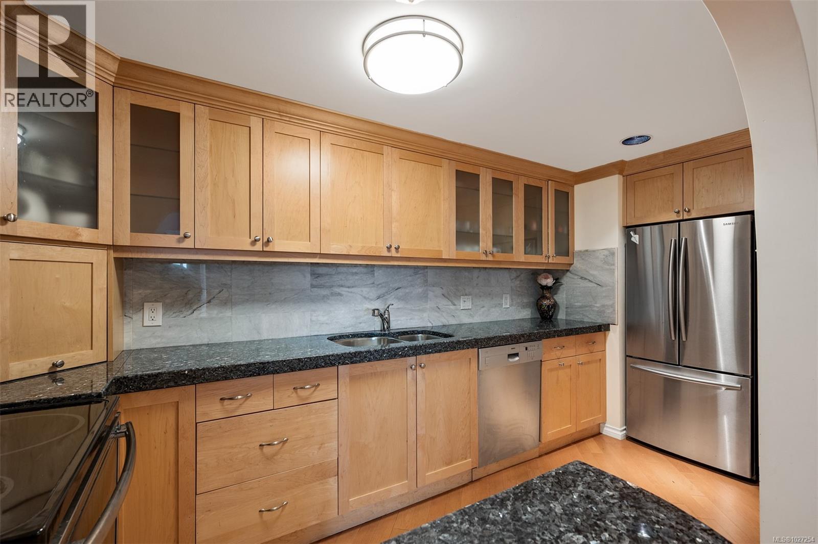 #208 1234 WHARF ST - 35