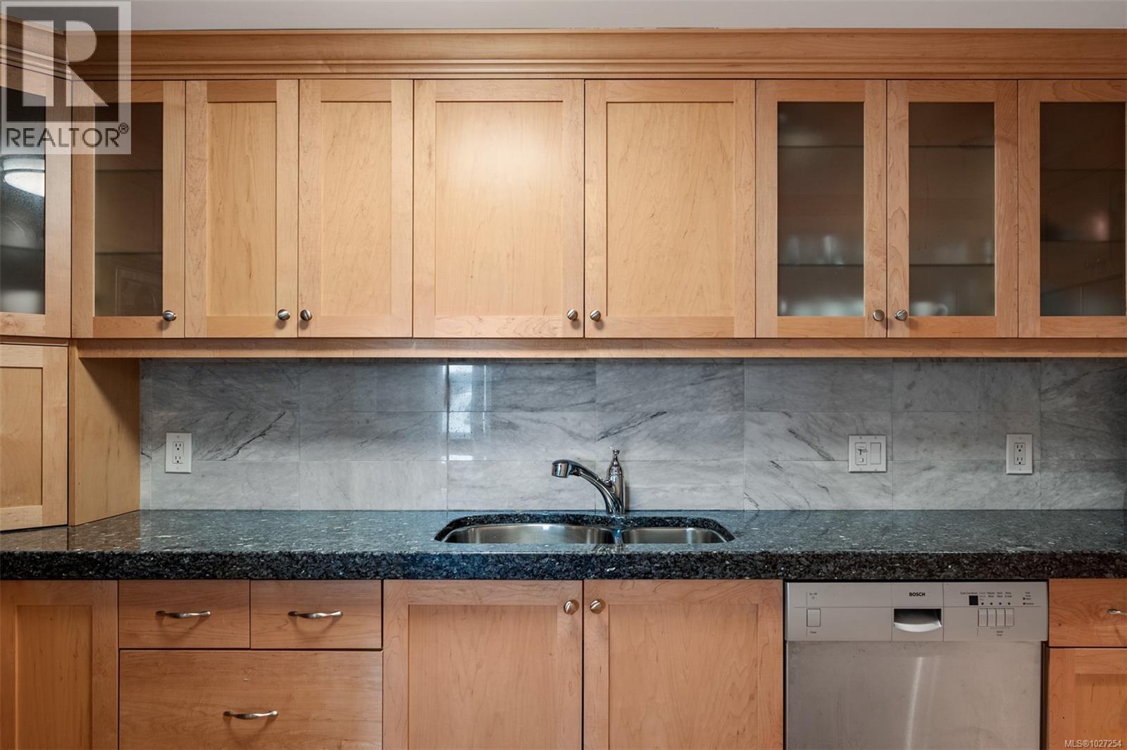 #208 1234 WHARF ST - 36