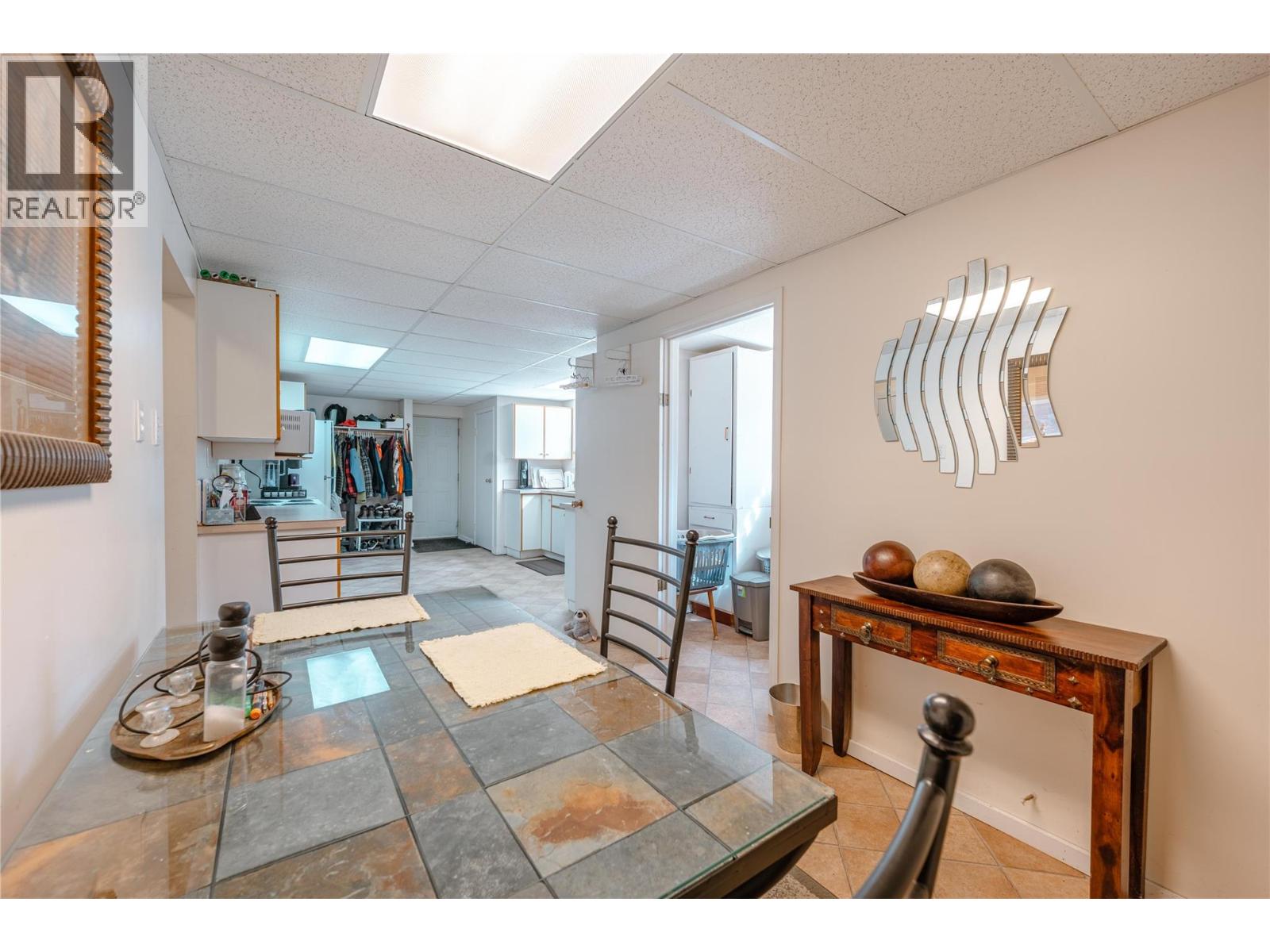 1956 AIRPORT WAY - 15