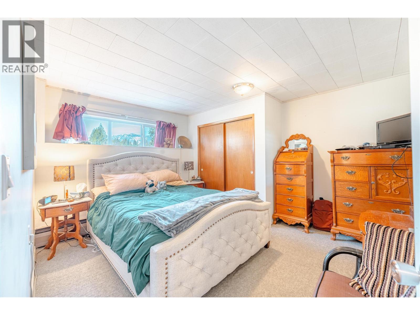 1956 AIRPORT WAY - 22