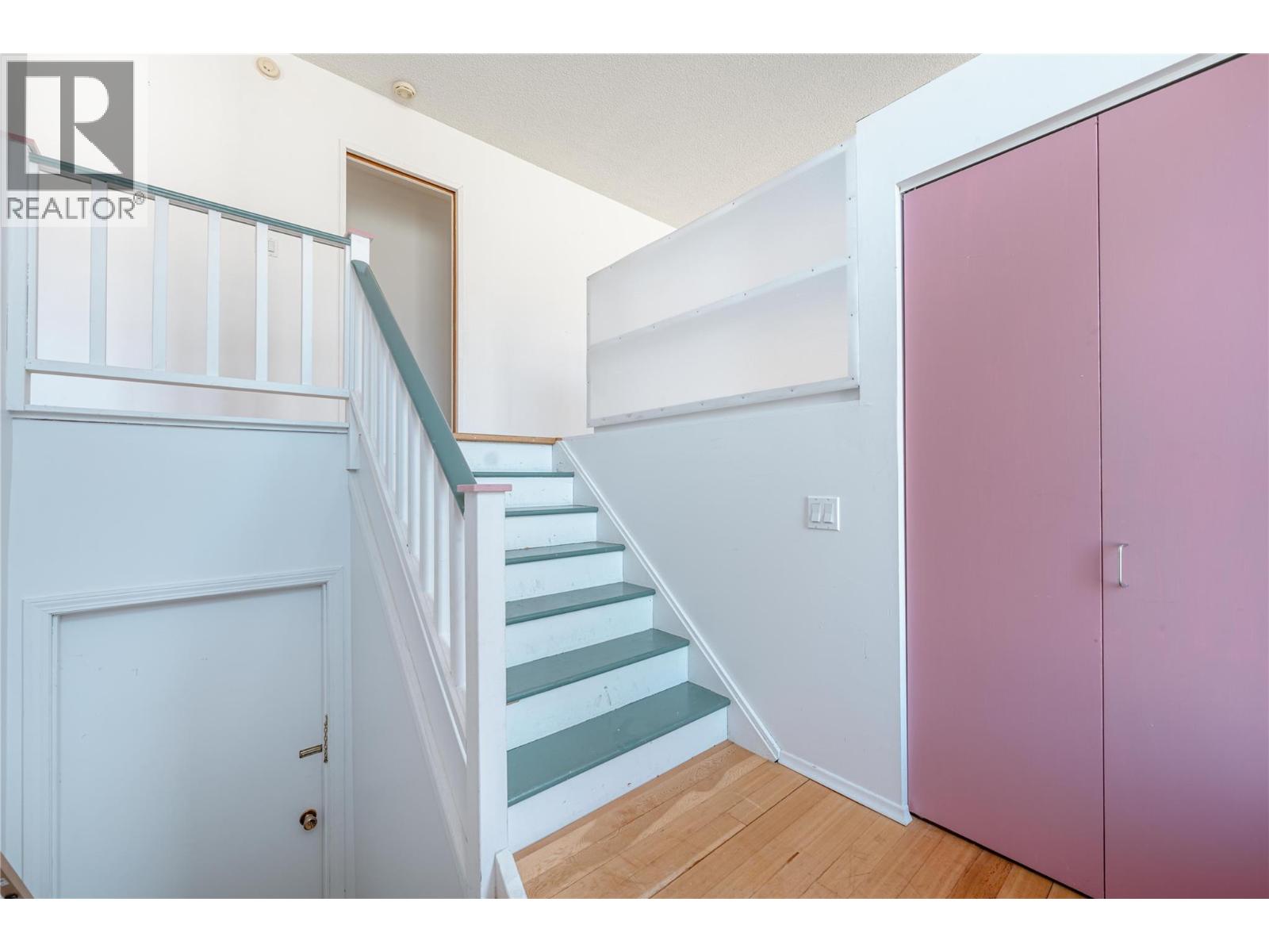 1956 AIRPORT WAY - 27