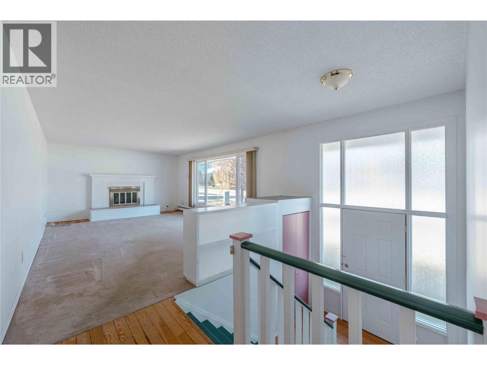 1956 AIRPORT WAY - 29