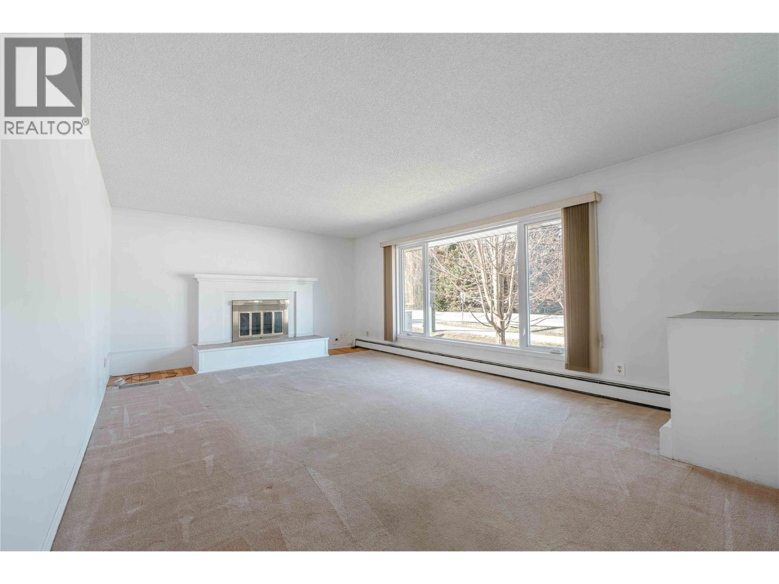 1956 AIRPORT WAY - 30